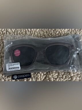 Peepers Polarized Sunglasses